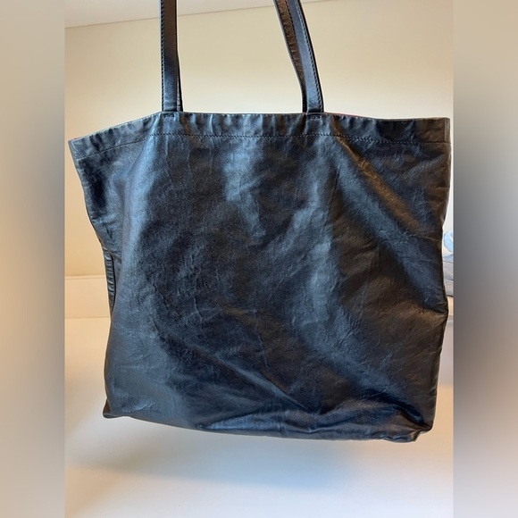 Prada Leather Bi Color Reversible Tote Bag. Excellent Condition - Picture 4 of 11